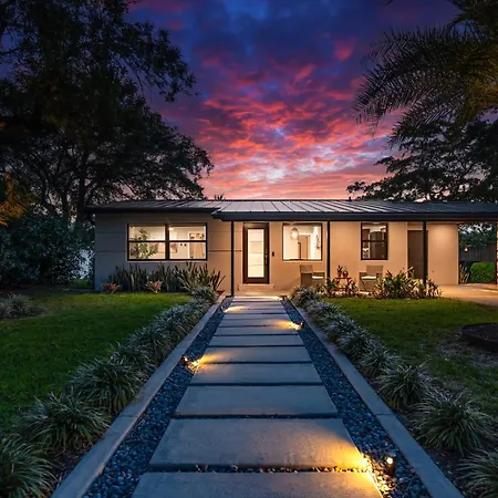 Bali Inspired Home With Heated Pool, Sauna And Hot Tub! Close To Beach And Atlantic Ave